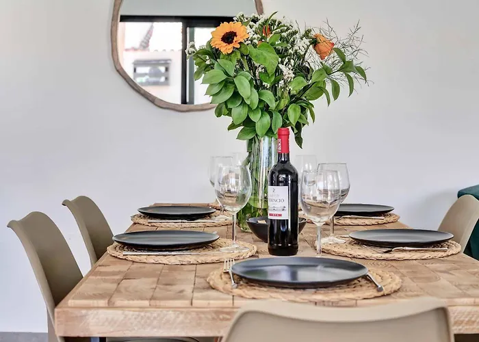 Willa Picasso Caleta *