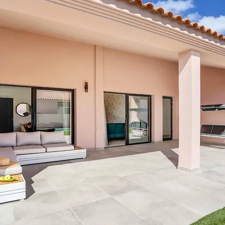 Villa Picasso Caleta *