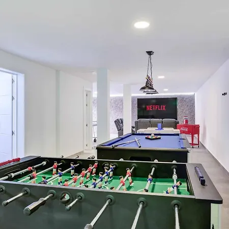 Picasso Caleta Villa