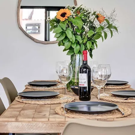 Villa Picasso Caleta *