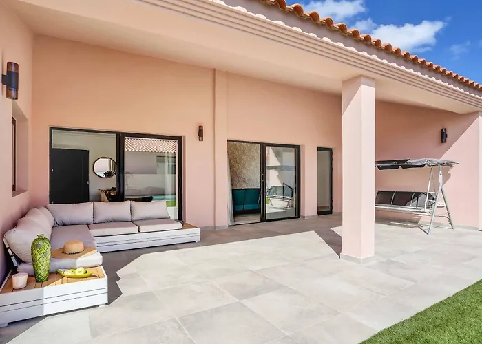 Villa Picasso Caleta *