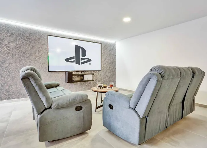 Villa Picasso Caleta *