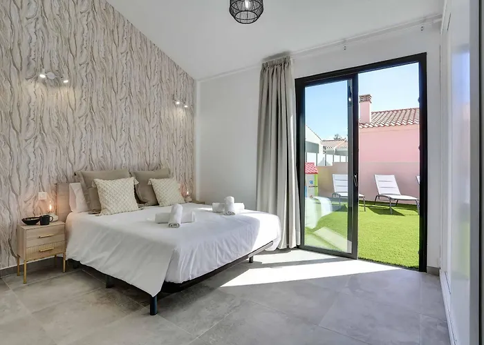 Villa Picasso Caleta *