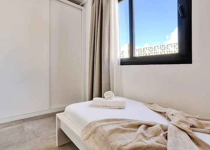 Villa Picasso Caleta *